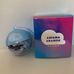 Ariana Grande cloud perfume
